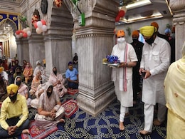 गुरु तेग बहादुर के 400वें प्रकाश पर्व पर सीस गंज गुरुद्वारे माथा टेकने पहुंचे PM नरेंद्र मोदी गुरु तेग बहादुर के 400वें प्रकाश पर्व पर सीस गंज गुरुद्वारे माथा टेकने पहुंचे PM नरेंद्र मोदी