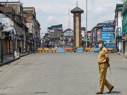 Nearly No Vaccination In Kashmir As Stocks Run Out, Zero Jabs In Srinagar Nearly No Vaccination In Kashmir As Stocks Run Out, Zero Jabs In Srinagar