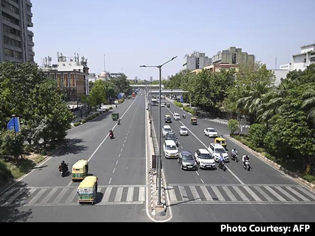 Delhi Likely To Extend Lockdown For Another Week: Sources