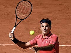 Federer Makes Winning French Open Return As Swiatek, Medvedev Progress