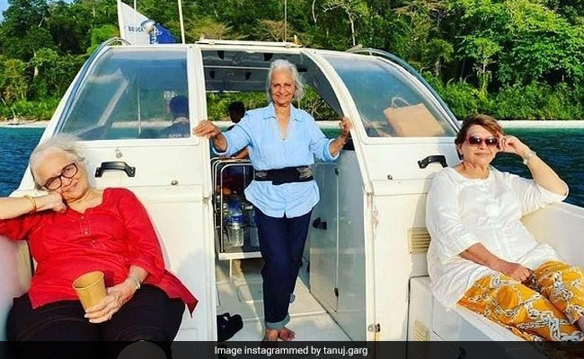 What Asha Parekh Said About Viral Vacation Pics With Helen And Waheeda Rehman