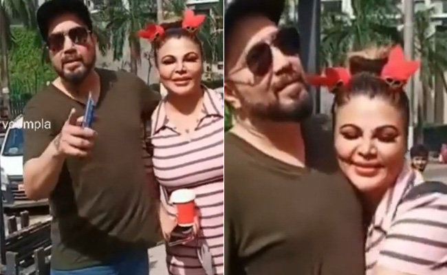 राखी सावंत भूलीं सालों पुरानी दुश्मनी, मीका मिले तो पैर छूकर बोलीं- ये तो मेरे दोस्त हैं...देखें Video