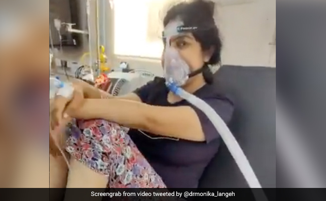 Woman Who Swayed To "<i>Love You Zindagi</i>" In Viral Video Dies Of Covid