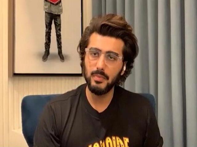 "<i>Savdhani Hati Durghatna Ghati</i>", Says Actor Arjun Kapoor Urging People To Take The Covid-19 Vaccine And Wear A Mask