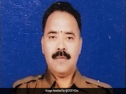 Soldier Who Spotted Dropping Wheel Of Air Ambulance Rewarded Soldier Who Spotted Dropping Wheel Of Air Ambulance Rewarded