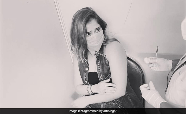 Overacting Ki Dukaan Actress Arti Singh Trolled For Her Vaccination Pics