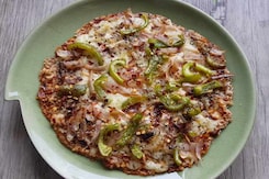 How To Make Omelette Pizza | Easy Omelette Pizza Recipe Video How To Make Omelette Pizza | Easy Omelette Pizza Recipe Video