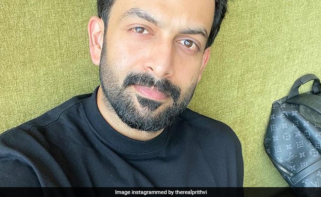 After Lockdown, Prithviraj Sukumaran Returns To <I>Bhramam</i> Set For "Tale End Scene"