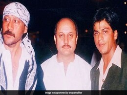 Jackie Shroff Steals The Show In Throwback Pic With Shah Rukh Khan And Anupam Kher Jackie Shroff Steals The Show In Throwback Pic With Shah Rukh Khan And Anupam Kher