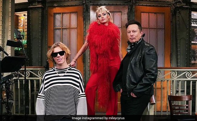 Elon Musk Revealed Miley Cyrus' "Secret" Identity And Now She's Mad At Him