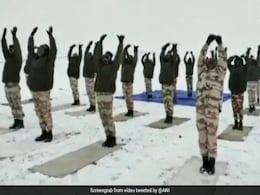 ITBP के जवानों ने लद्दाख में मनाया अंतरराष्ट्रीय योग दिवस, बर्फीली ठंड में 18,000 फीट की ऊंचाई पर किया योग, VIDEO ITBP के जवानों ने लद्दाख में मनाया अंतरराष्ट्रीय योग दिवस, बर्फीली ठंड में 18,000 फीट की ऊंचाई पर किया योग, VIDEO