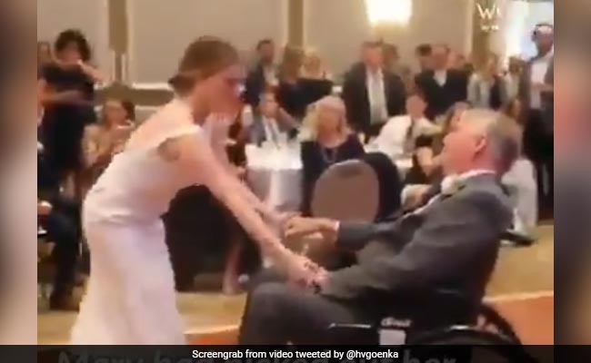 बेटी की शादी में डांस करने का था सपना, लेकिन हो गया Cancer तो लड़की ने ऐसे पूरी की ख्वाहिश, आंखें नम कर देगा यह Video