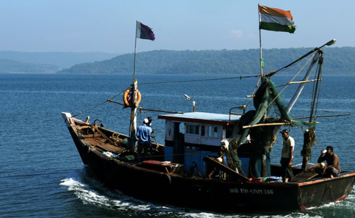 Maharashtra's Fishing Industry Hits Rough Seas As Rising Diesel Costs Anchor Boats