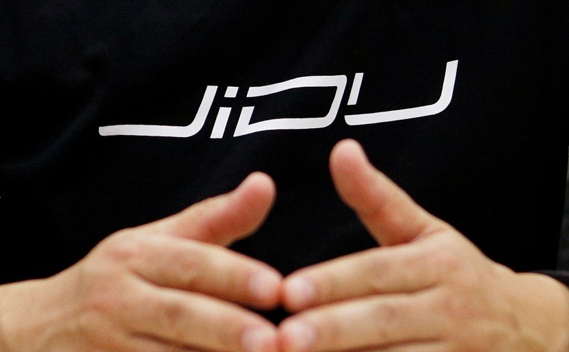 Baidu's EV Firm Jidu Hires Ex-Cadillac Designer