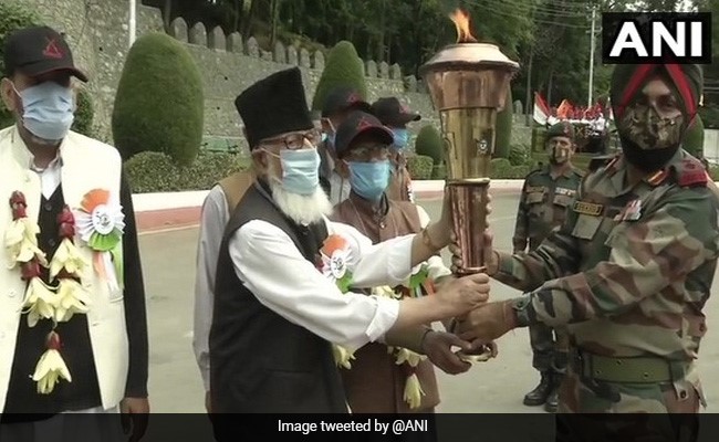 J&K Light Infantry Receives Victory Flame In Commemoration Of 1971 India-Pakistan War