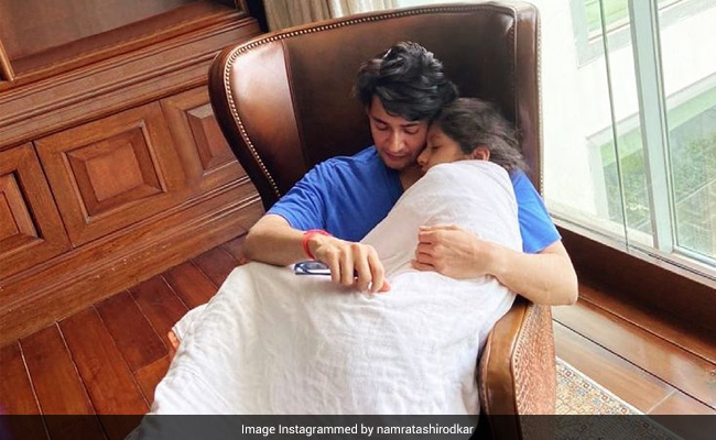 In Mahesh Babu And Namrata Shirodkar's House, "Cuddles Early Mornings Is A Must." See The Actor's Pic With Daughter Sitara