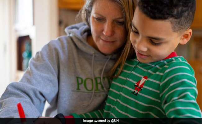 Global Day Of Parents 2021: लॉकडाउन के दौरान बच्चों में बढ़ गया है चिड़चिड़ापन, तो पेरेंट्स ऐसे दूर करें उनका स्ट्रेस