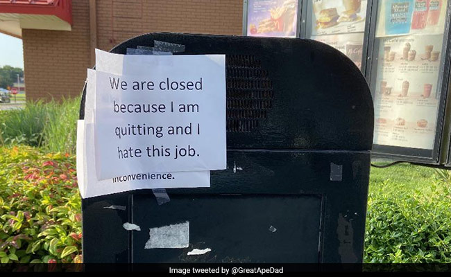 "I Hate This Job": McDonald's Worker Quits By Posting Sign At Drive-Through