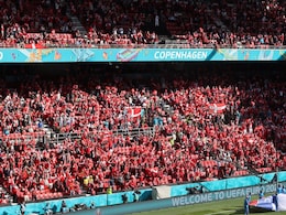 Euro Cup: हजारों फैंस ने क्रिश्चियन एरिक्सन के लिए ऐसा कर एकजुटता की मिसाल कायम की..देखें Video