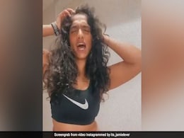 Jamie Lever ने उतारी शकीरा की नकल, देसी स्टाइल में गाया विदेशी गाना- देखें Video Jamie Lever ने उतारी शकीरा की नकल, देसी स्टाइल में गाया विदेशी गाना- देखें Video