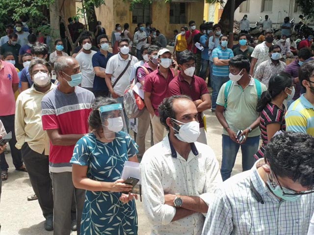 Huge Crowd At Vaccination Centre For Foreign-Bound Students In Telangana