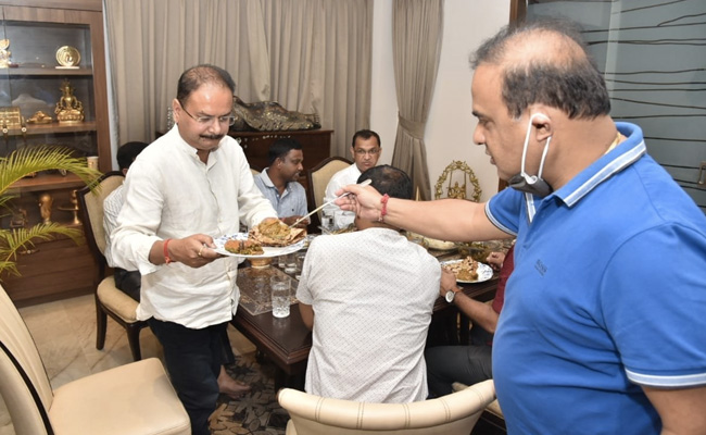 सरकार चलाने के लिए असम के CM का उपाय, सभी मंत्री करेंगे MLA से चर्चा