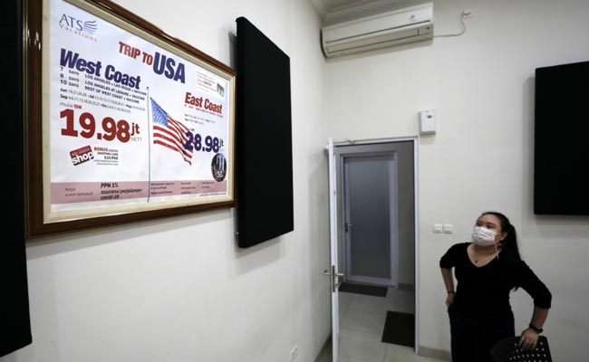 Wealthy Indonesians Heading To US For "Vaccination Tours"