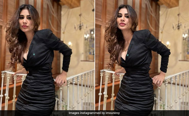 Mouni Roy Can't Get Enough Of Her Black Dress Even When She's Travelling Across The World