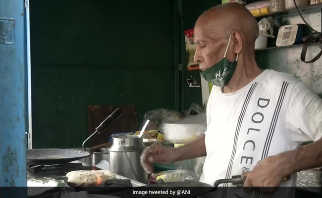 'Baba Ka Dhaba' Couple Back In Their Old Eatery Again As Restaurant Fails