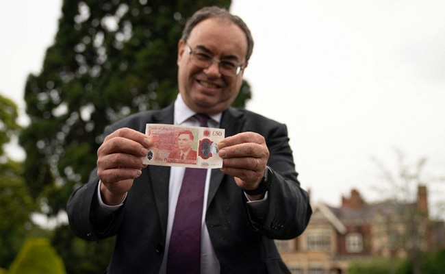 New British Note Featuring World War 2 Codebreaker Alan Turing Enters Circulation