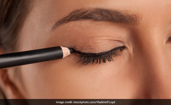 Puppy Eyeliner: Here's How To Make Your Eyes Look Bigger With The Latest K-Beauty Makeup Trend