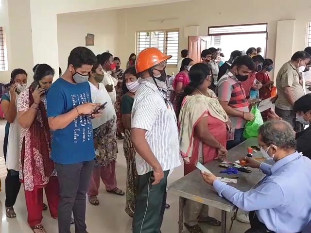 Vaccinating Bengaluru: Race Against The Third Wave