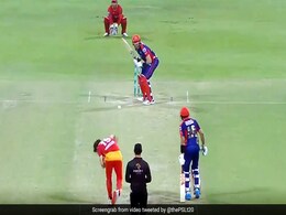PSL 2021: लड्डू गेंद पर बोल्ड हुए मार्टिन गुप्टिल, आउट होने के बाद ऐसे दिखाया गुस्सा - देखें Video PSL 2021: लड्डू गेंद पर बोल्ड हुए मार्टिन गुप्टिल, आउट होने के बाद ऐसे दिखाया गुस्सा - देखें Video