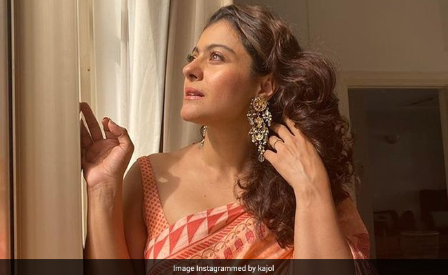 Kajol Adds Some Sunshine To Our Gloomy Days With Her <i>Saree</i>-torial Elegance