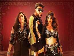 Paani Paani Song: बादशाह और जैकलिन फर्नांडीस का नया गाना 'पानी-पानी' रिलीज, Video ने मचाया धमाल Paani Paani Song: बादशाह और जैकलिन फर्नांडीस का नया गाना 'पानी-पानी' रिलीज, Video ने मचाया धमाल