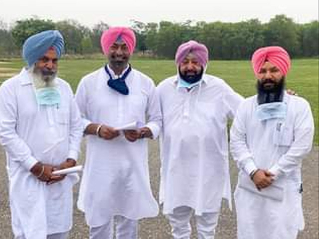 Before Leaving For Key Delhi Meet, Amarinder Singh Welcomes 3 AAP MLAs
