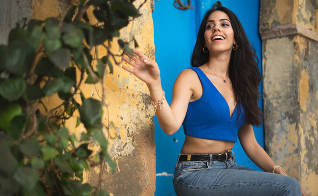 Your Casual Chic Looks Will Rule When You Style Them With These Tops