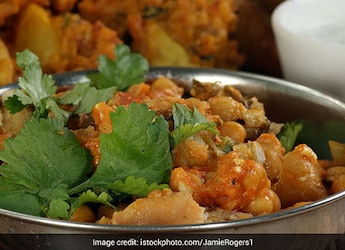 Street Food Of India: 5 Dilli-Style Chaat Recipes You Must Try Street Food Of India: 5 Dilli-Style Chaat Recipes You Must Try