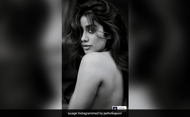 Janhvi Kapoor Bares It All But Not Without Her Smokey Glam On