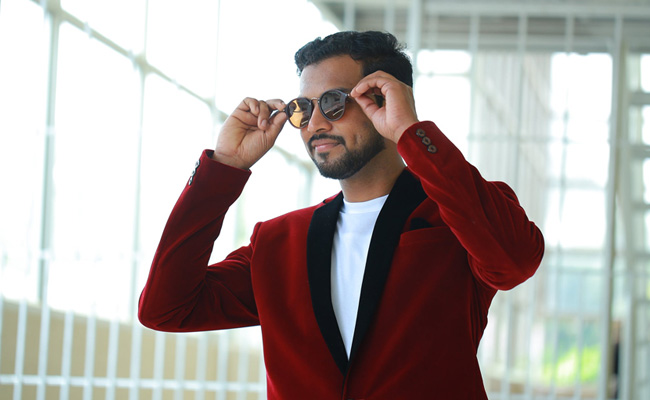 Dear Men, Your Formal Wear Wardrobe Is Incomplete Without These Suave Blazers