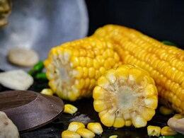 Sweet Corn: आंखों की रोशनी बढ़ाने ही नहीं कोलेस्ट्रॉल को कंट्रोल करने में भी मददगार है स्वीट कॉर्न, यहां जानें अन्य फायदे