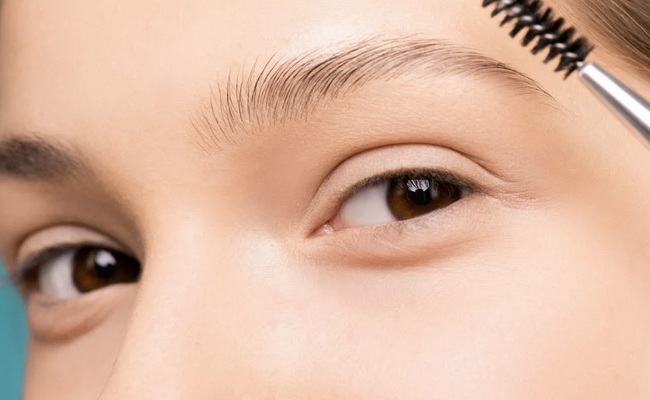 Beauty Tips: How To Apply Eyebrow Pencil To Thin Eyebrows