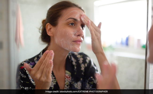 7 Best Face Washes To Remove Excess Oil And Get Radiant And Clear Skin