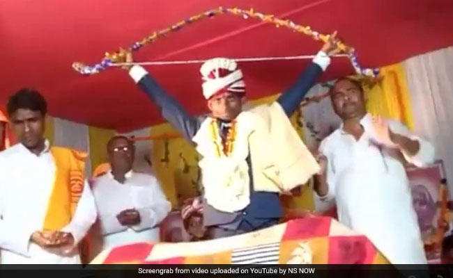<i>Swayamvar</i> In Bihar: Groom Breaks <i>Dhanush</i> Before Getting Married