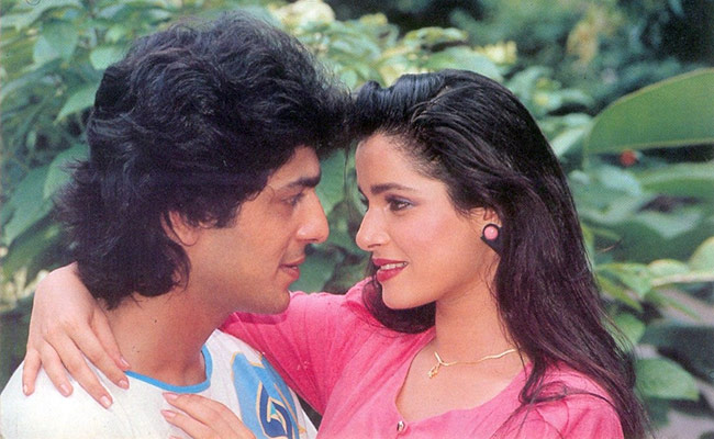 Chunky Pandey की वजह से बुरी तरह जल गया था Neelam Kothari का पैर, एक्टर से मांगी माफी 