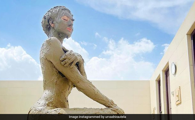 Urvashi Rautela And Cleopatra Have This In Common; They Both Enjoy Mud Baths And Its Beauty Benefits