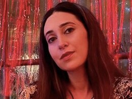 Karisma Kapoor's Hot Cup Of Coffee And Bowl Of Walnuts Is Exactly The Nutrition Boost You Need Karisma Kapoor's Hot Cup Of Coffee And Bowl Of Walnuts Is Exactly The Nutrition Boost You Need