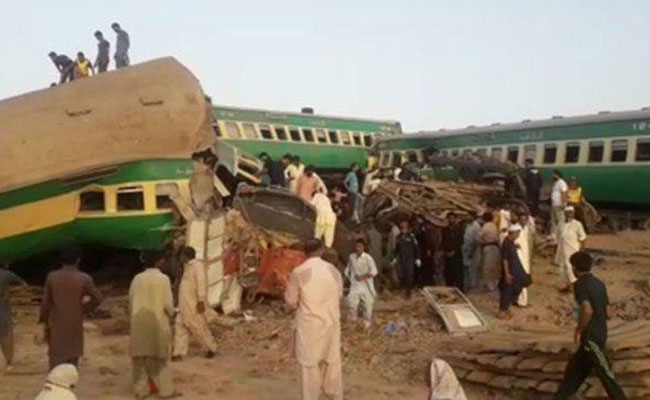 Pakistan Train Accident: सिंध प्रात में पटरी से उतरकर दूसरी ट्रेन से टकराई मिल्लत एक्सप्रेस, 36 की मौत