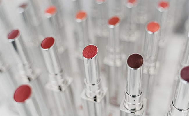 Amazon Fashion Wardrobe Refresh Sale: Lipsticks To Lip Gloss, Get Them All At Up To 40% Off