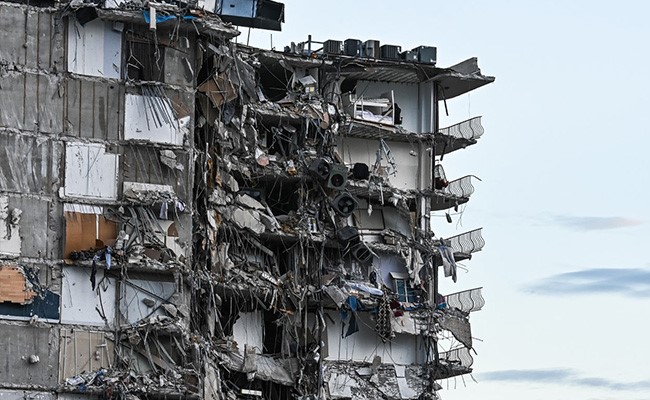 One Dead, Dozens Unaccounted For In US Apartment Block Collapse